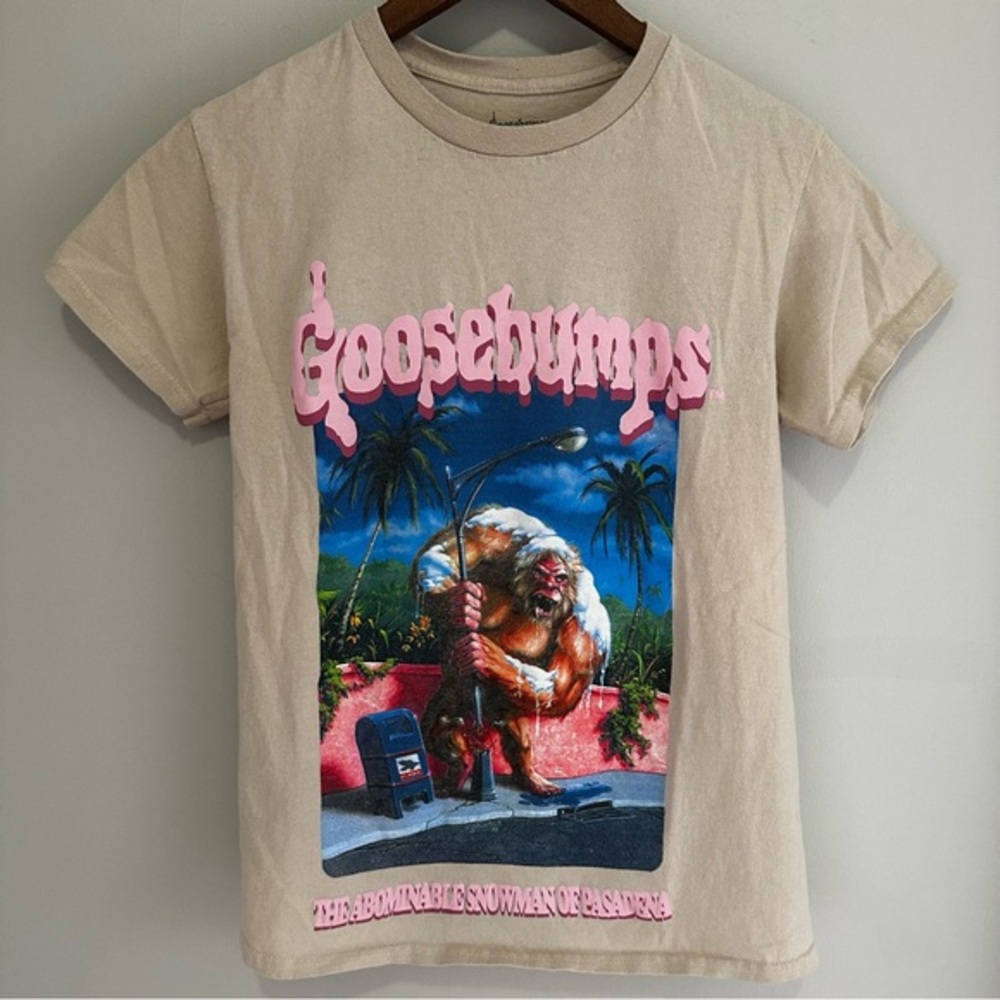 Goosebumps Beige Abominable Snowman Graphic Tee Adults Small Fandom Y2K Vtg